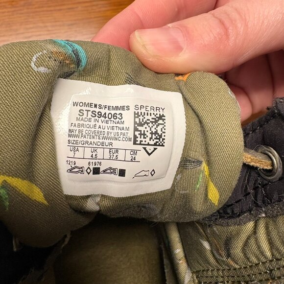 Like new Sperry Black Quilted Duck Boots size 7 Women's - Picture 5 of 6